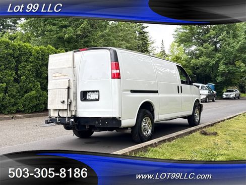 Used 2019 Chevrolet Express 3500 w/ Driver Convenience Package image 14