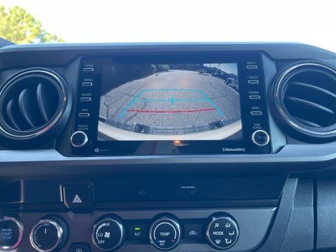 Used 2020 Toyota Tacoma TRD Sport w/ Technology Package AWD/4WD image 6