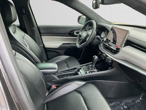 Used 2024 Jeep Compass Limited image 15