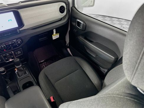 Used 2024 Jeep Wrangler Unlimited Sahara image 20