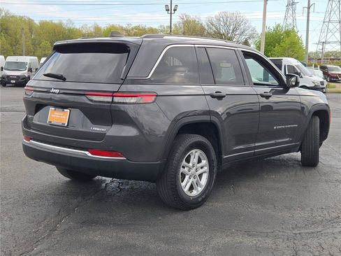 Certified 2024 Jeep Grand Cherokee Laredo RWD image 13