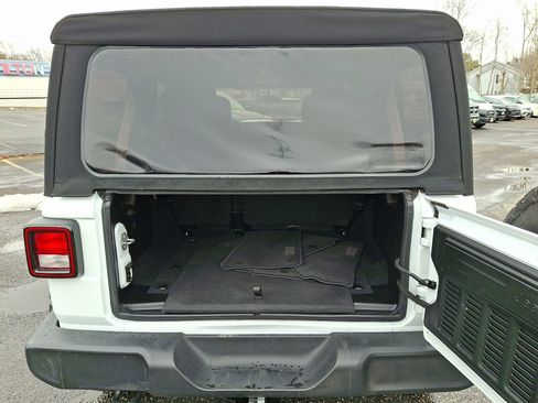 Used 2022 Jeep Wrangler Unlimited Sport image 17