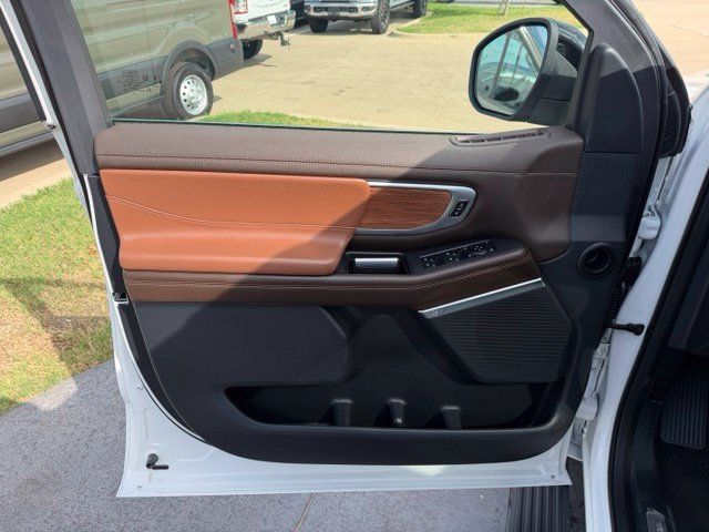 Used 2025 Ford Expedition King Ranch AWD/4WD image 11
