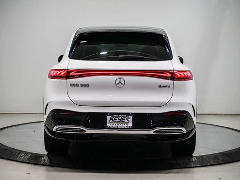 Used 2023 Mercedes-Benz EQS 580 4MATIC SUV image 3
