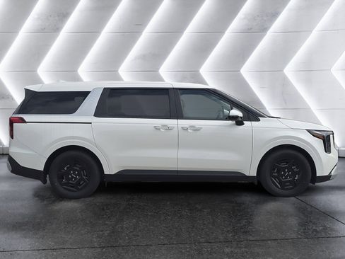 New 2026 Kia Carnival image 3