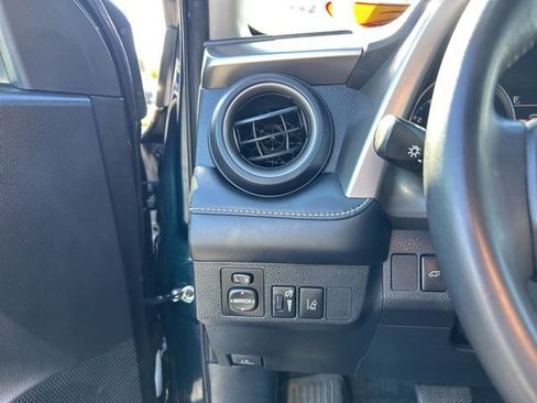 Used 2018 Toyota RAV4 XLE image 27