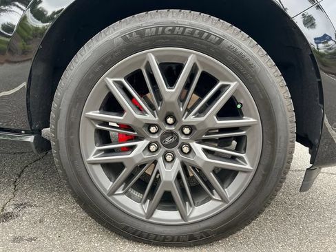 Used 2025 Ford Expedition Platinum w/ Stealth Performance Package AWD/4WD image 16