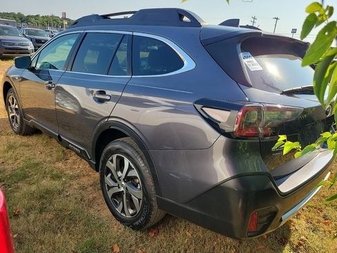 Used 2022 Subaru Outback Limited AWD/4WD image 3