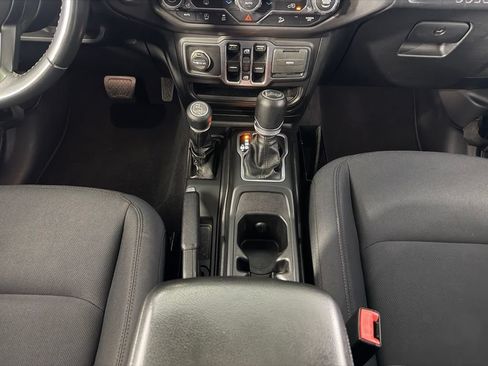Used 2018 Jeep Wrangler Unlimited Sport S AWD/4WD image 19