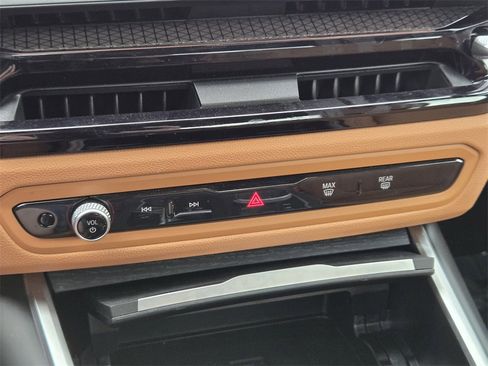 Certified 2025 BMW 330i xDrive Sedan w/ M Sport Package image 20