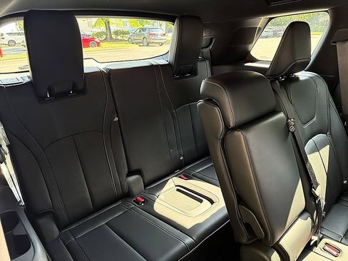 Certified 2025 INFINITI QX60 Luxe w/ Black Edition AWD/4WD image 23