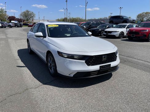 Used 2024 Honda Accord EX image 1