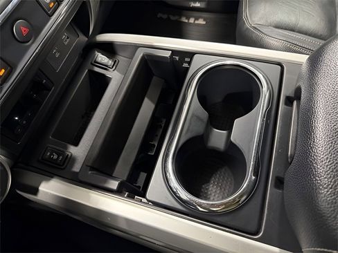 Used 2020 Nissan Titan SL w/ Moonroof Package image 26