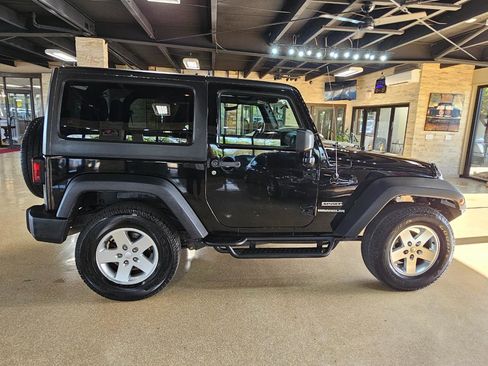 Used 2012 Jeep Wrangler Sport AWD/4WD image 9