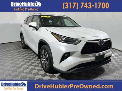 Used 2023 Toyota Highlander XLE AWD/4WD image 1