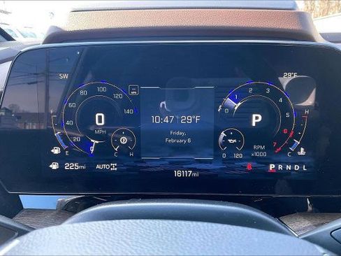 Used 2025 Chevrolet Suburban High Country image 13