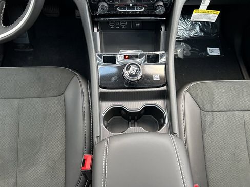 New 2025 Jeep Grand Cherokee Altitude image 13