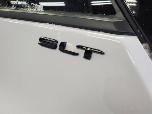 Used 2023 GMC Terrain SLT w/ Elevation Edition image 31