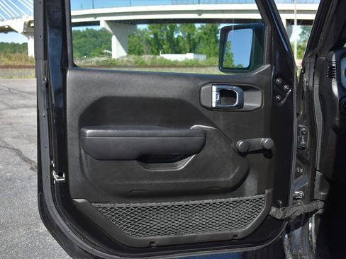 Used 2024 Jeep Wrangler Unlimited Sport AWD/4WD image 11