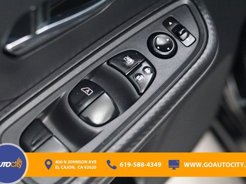 Used 2023 Nissan Versa SV image 18