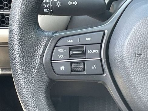 Certified 2025 Honda HR-V LX image 12