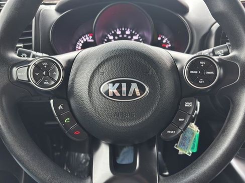 Used 2018 Kia Soul + image 26