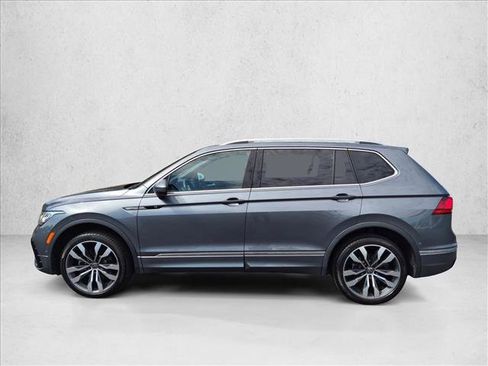 Used 2022 Volkswagen Tiguan SEL R-Line AWD/4WD image 9