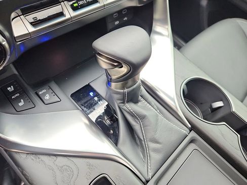 Used 2025 Lexus LX 600 4WD w/ Luxury Package image 16