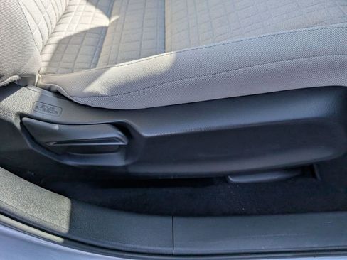 Used 2025 Honda HR-V LX image 46