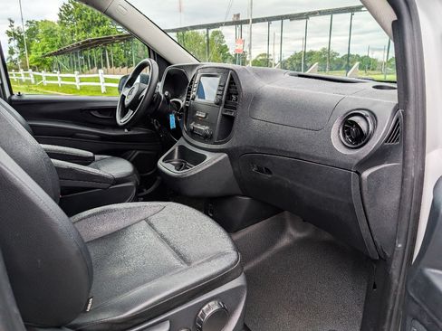 Used 2022 Mercedes-Benz Metris image 33
