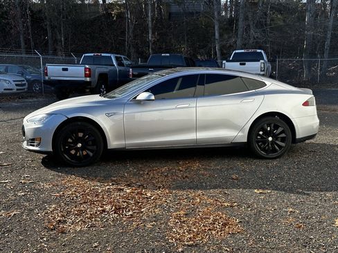 Used 2014 Tesla Model S 60 image 4