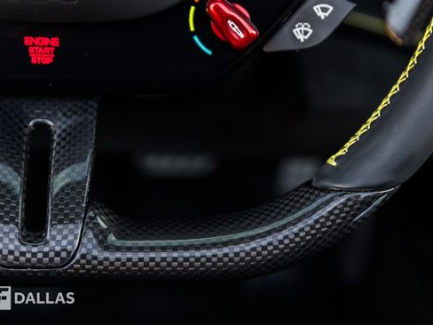 Used 2025 Ferrari SF90 Spider image 31