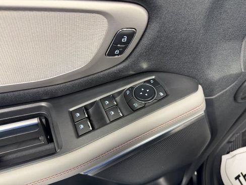 Used 2025 Ford Expedition Active AWD/4WD image 11