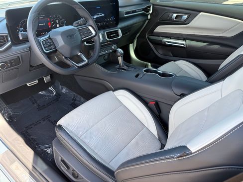 Used 2025 Ford Mustang Premium RWD image 11