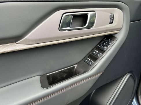 New 2026 Ford Explorer Active w/ Active Comfort Package image 15