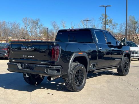 Used 2023 GMC Sierra 2500 Denali w/ Denali Black Diamond Edition image 12