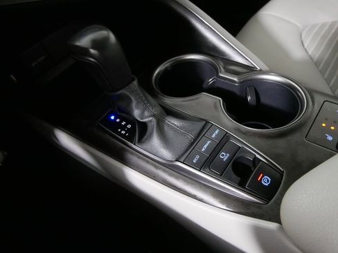 Used 2024 Toyota Camry SE w/ Cold Weather Package image 22