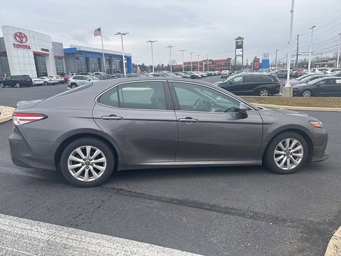Used 2018 Toyota Camry LE image 8