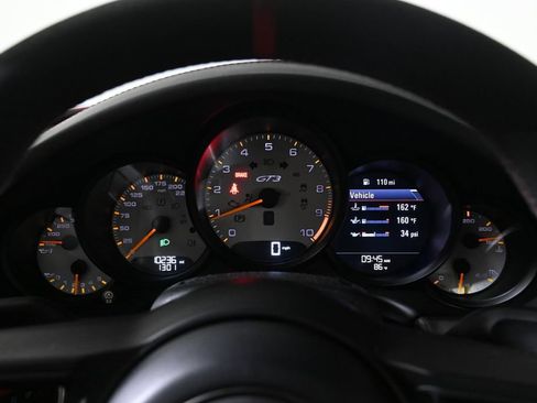 Certified 2018 Porsche 911 GT3 RWD image 13