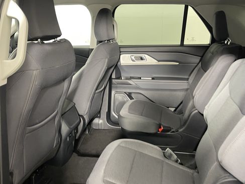 Used 2026 Ford Explorer Active AWD/4WD image 13
