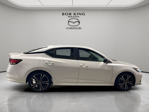Used 2021 Nissan Sentra SR FWD image 6
