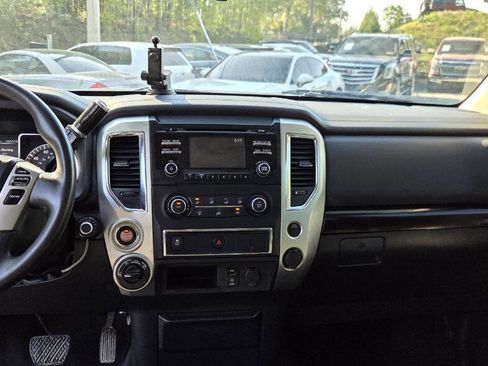 Used 2017 Nissan Titan SV image 20