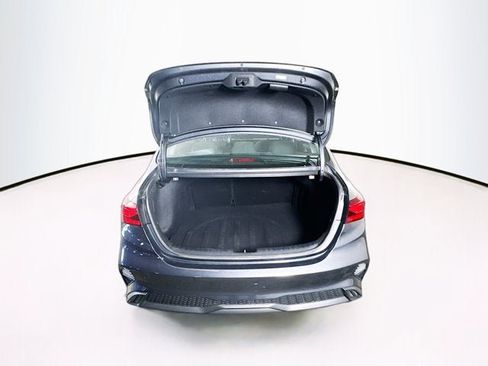 Certified 2023 Kia Forte LXS w/ LXS Technology Package FWD image 23