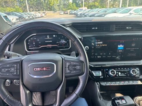 Used 2023 GMC Sierra 1500 AT4 w/ AT4 Premium Package AWD/4WD image 7