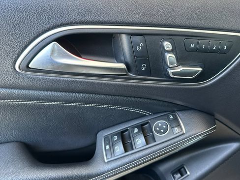 Used 2019 Mercedes-Benz GLA 250 4MATIC image 14
