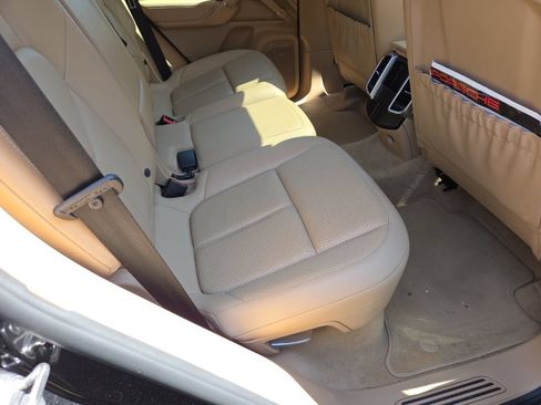 Used 2014 Porsche Cayenne AWD/4WD image 13