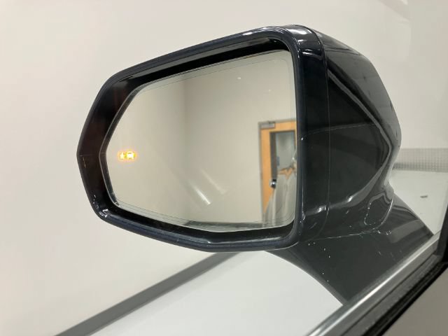 Used 2017 Cadillac XT5 Luxury w/ Driver Awareness Package FWD image 51