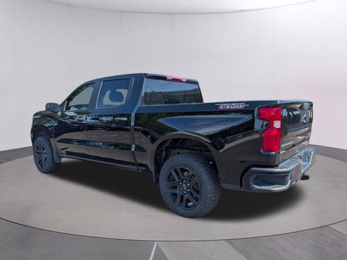Used 2025 Chevrolet Silverado 1500 Custom Trail Boss AWD/4WD image 3
