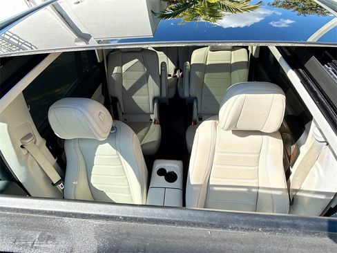 Used 2021 Mercedes-Benz GLS 580 4MATIC image 24