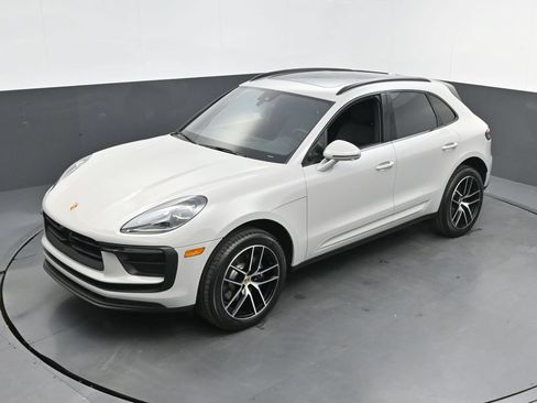New 2026 Porsche Macan AWD/4WD image 28